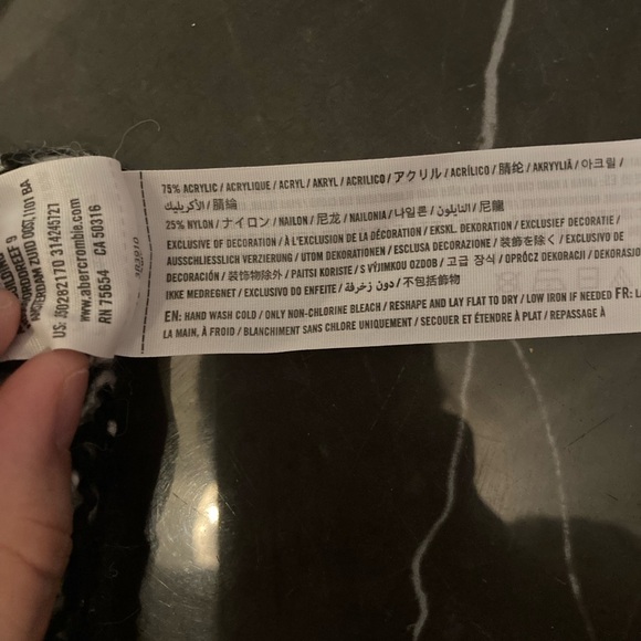 Hollister Women’s Black and White Fair Isle Knit Sweater Turtleneck Size Medium - Picture 15 of 15